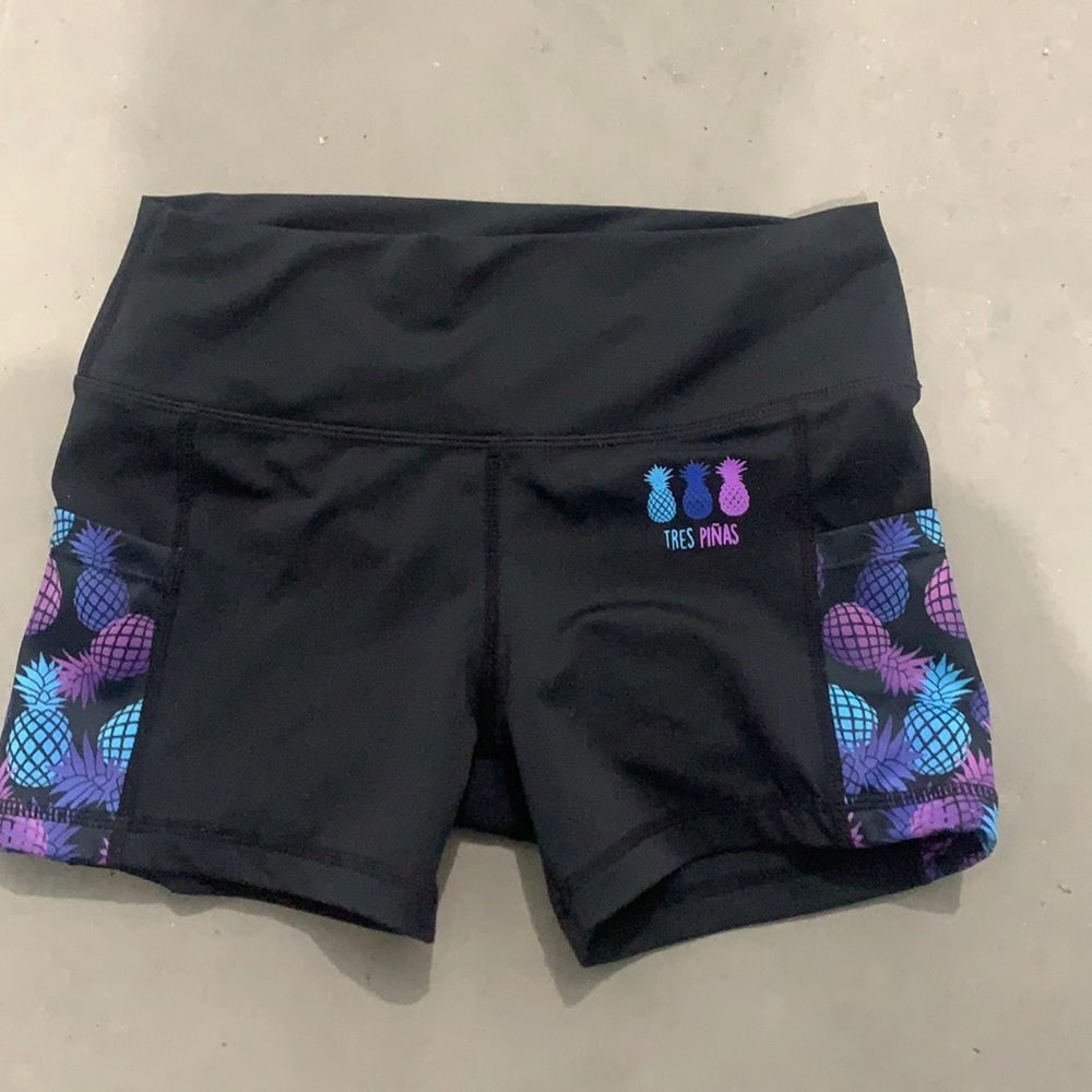 NWOT tres piñas spandex shorts